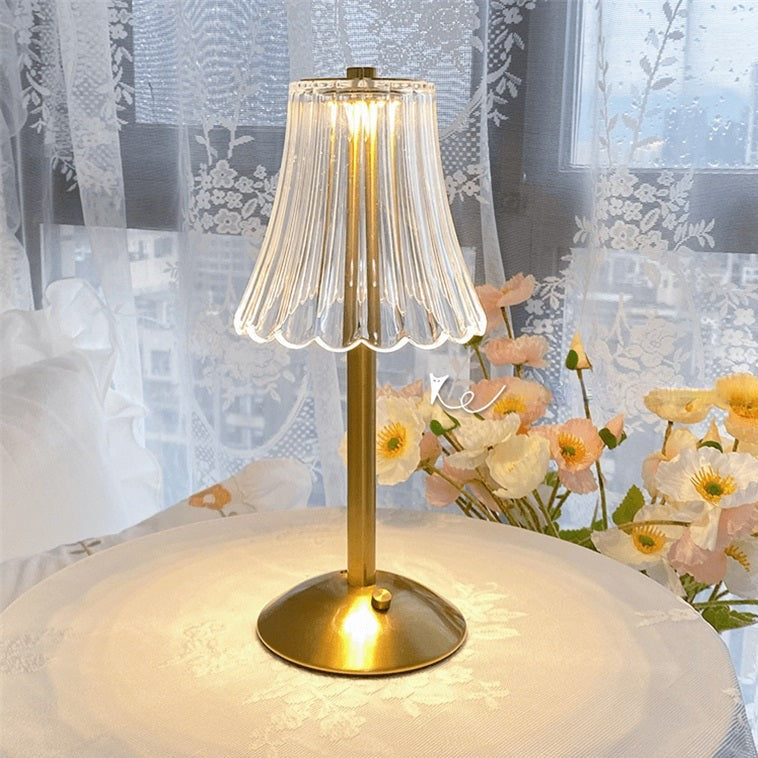 Luksusowa kryształowa lampa stołowa LED Aurora Luxe, eleganckie oświetlenie do domu.