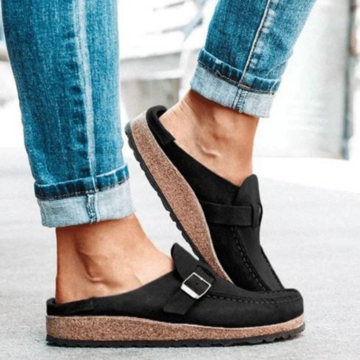 Klapki retro Noelia unisex, czarne, komfortowe, idealne na lato. Zrównoważone obuwie codzienne.